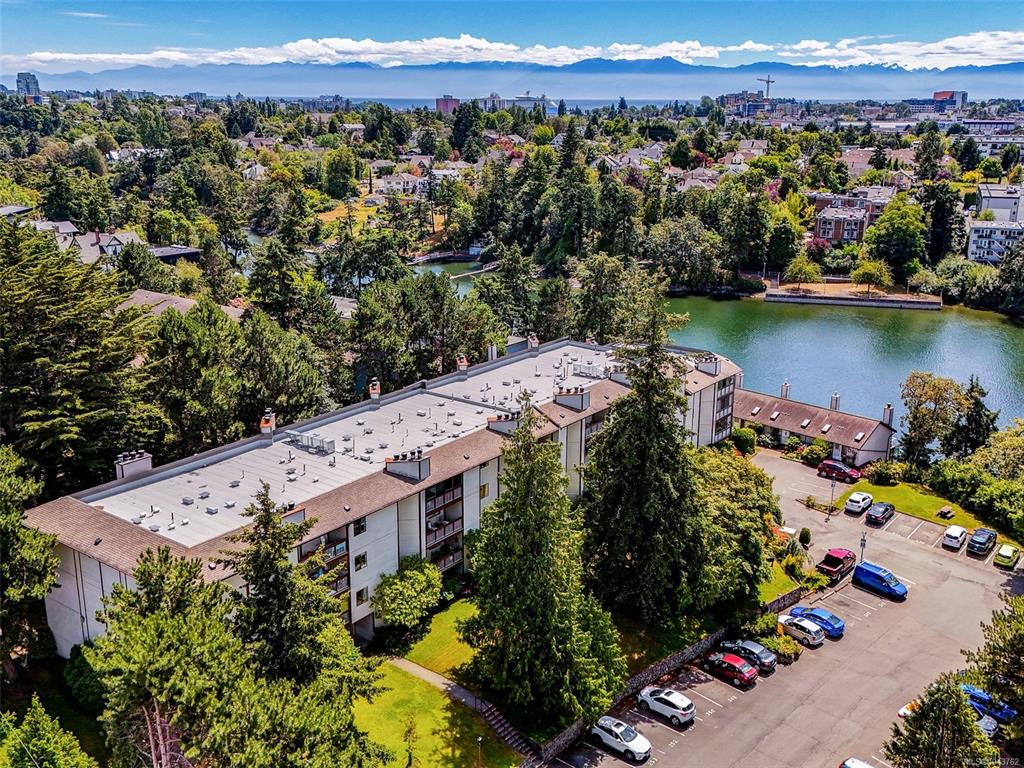69 Gorge Rd W, 1043762, BC,