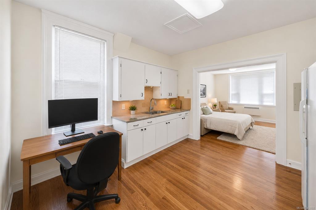 Fifth View of 1120 Caledonia Ave, Victoria, BC, V8T 1G1