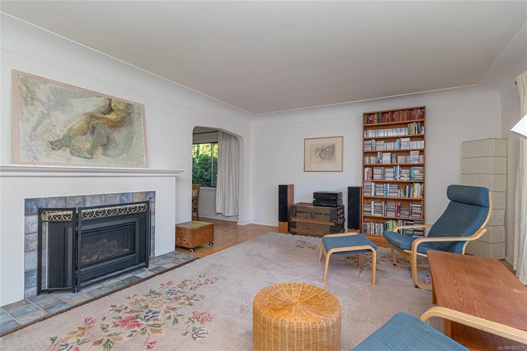 Fourth View of 2047 Neil St, Oak Bay, BC, V8R 3E1