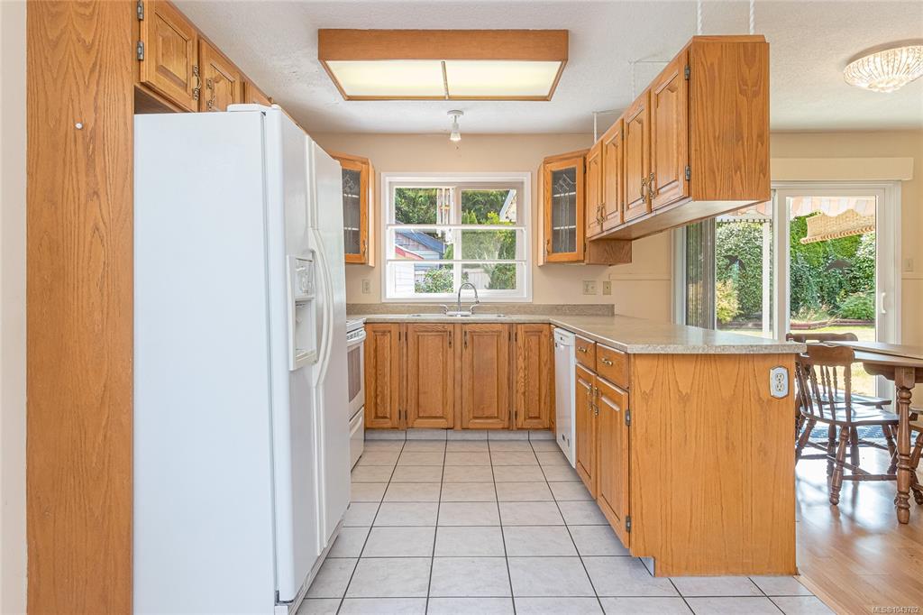Third View of 738 Soriel Rd, Parksville, BC, V9P 1B5