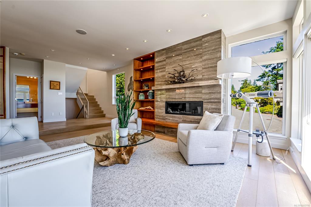 Fifth View of 4771 Cordova Bay Rd, Saanich, BC, V8Y 2J7