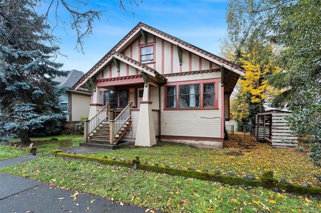 Second View of 2652 Blackwood St, Victoria, BC, V8T 3W3
