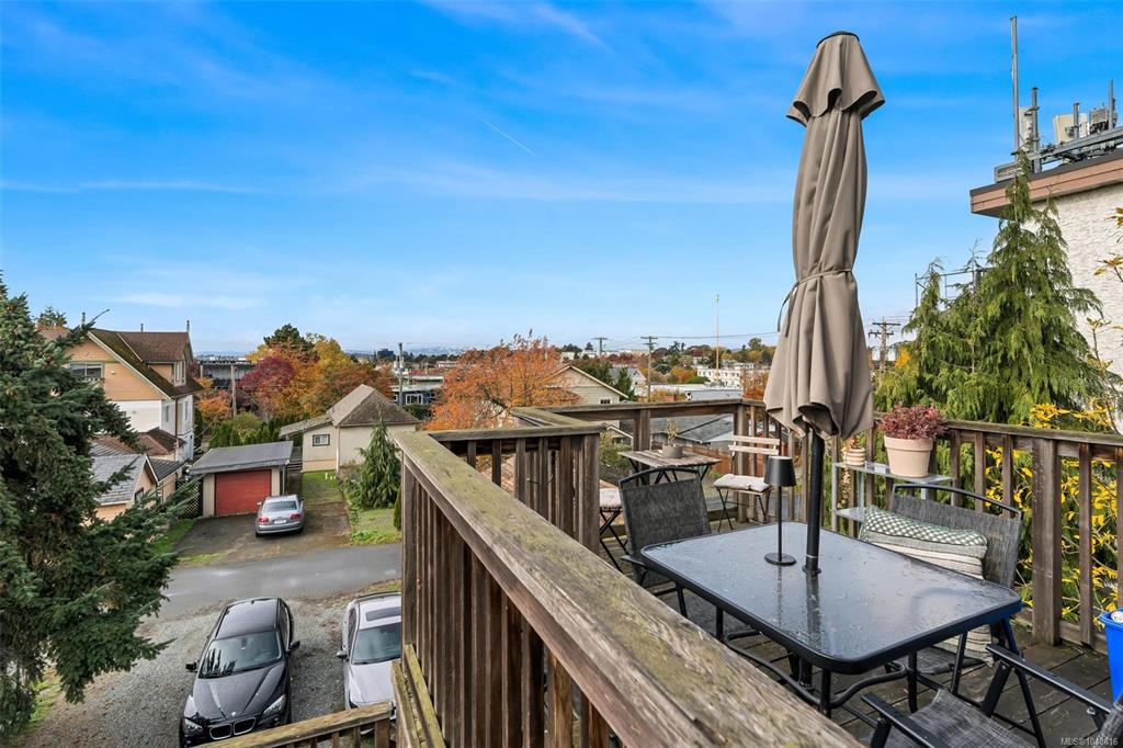 Fourth View of 2652 Blackwood St, Victoria, BC, V8T 3W3