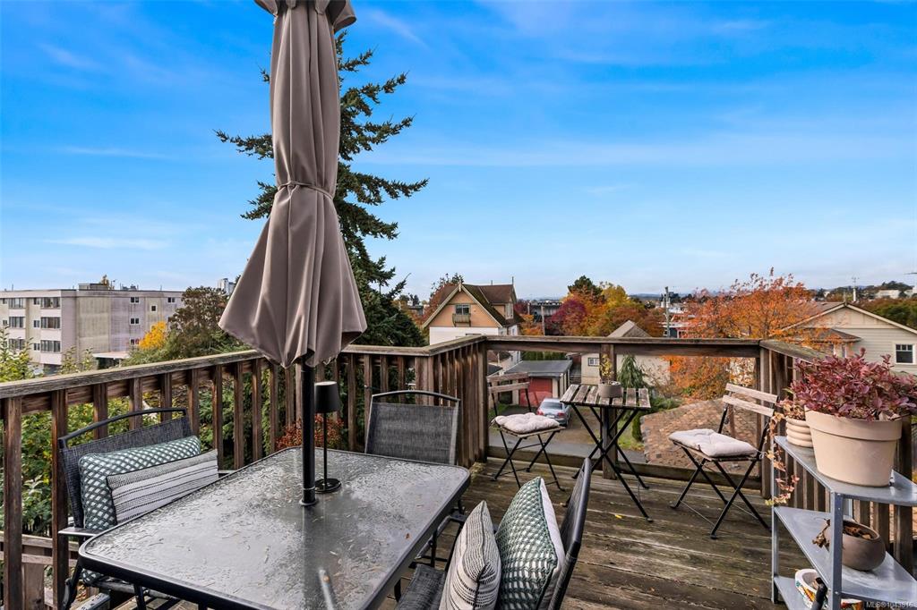 Fifth View of 2652 Blackwood St, Victoria, BC, V8T 3W3