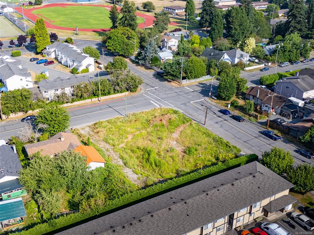 Third View of 5850 Howard Ave, Duncan, BC, V9L 2Y8
