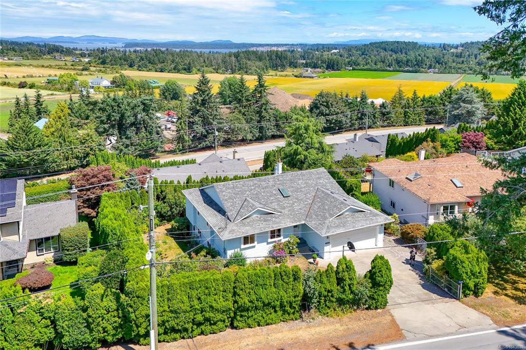 7453 Veyaness Rd, 1043838, BC,