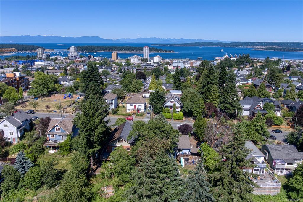 Third View of 415 Machleary St, Nanaimo, BC, V9R 2H1