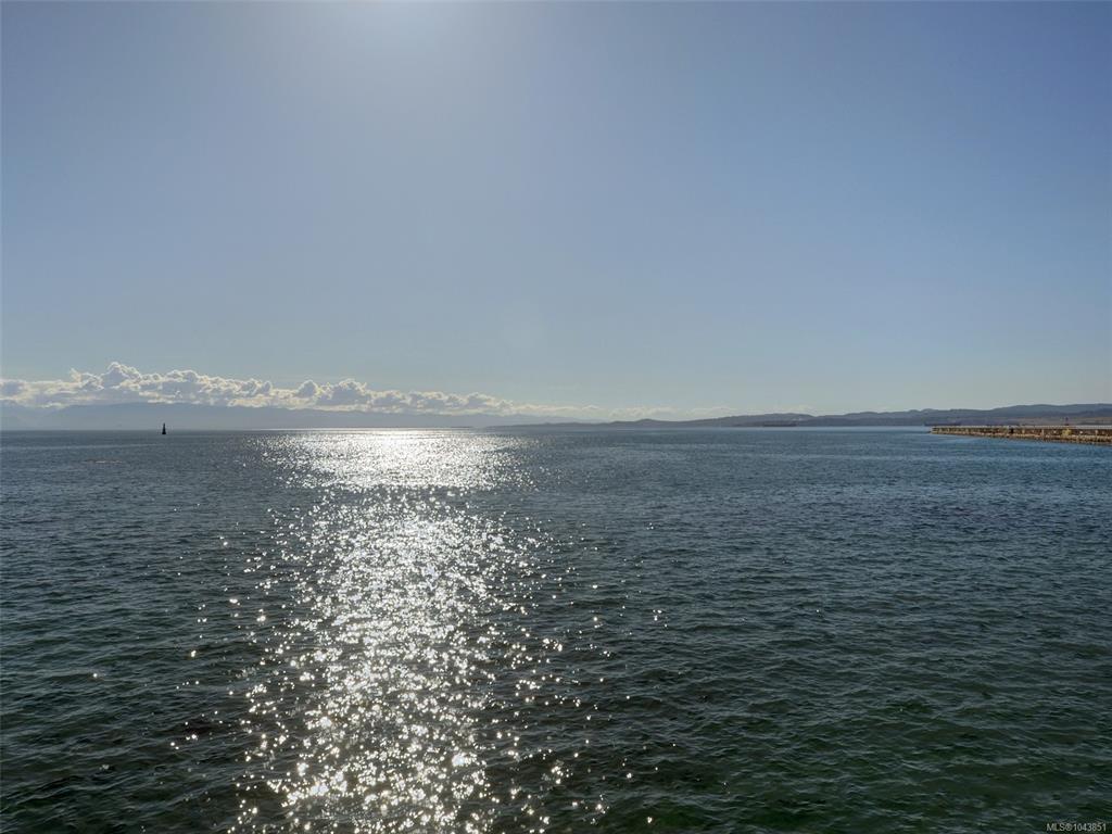 Fifth View of 50 Dallas Rd, The Breakwater, Victoria, BC, V8V 1A2
