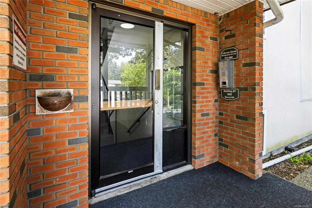 Fifth View of 999 Bowen Rd, Nanaimo, BC, V9R 2A4