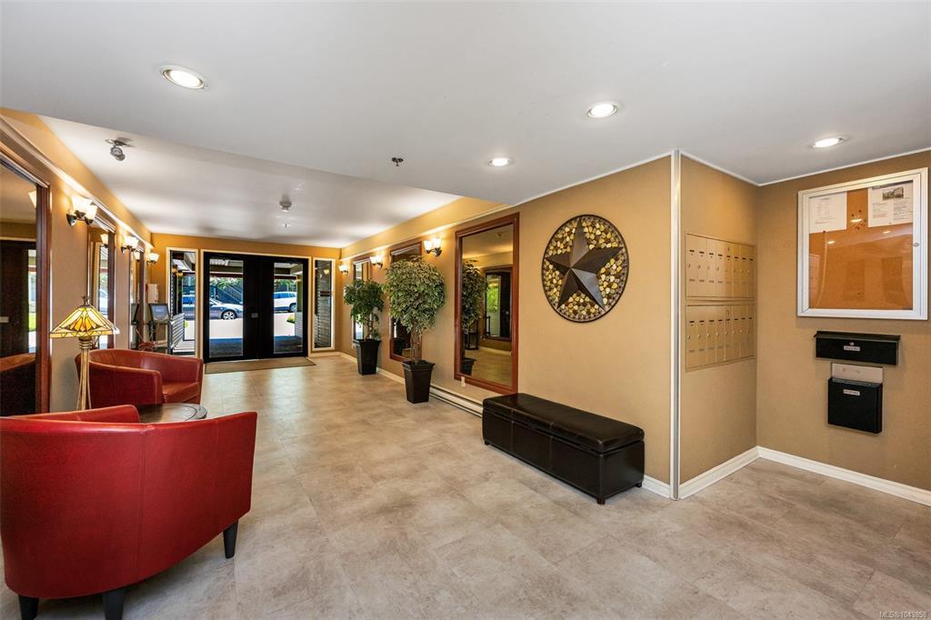 Third View of 420 Parry St, Parry Manor, Victoria, BC, V8V 2H7