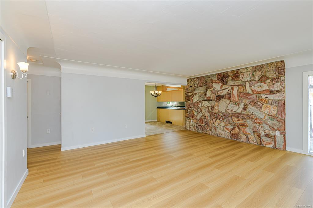Third View of 2817 Adelaide Ave, Saanich, BC, V9A 2L3