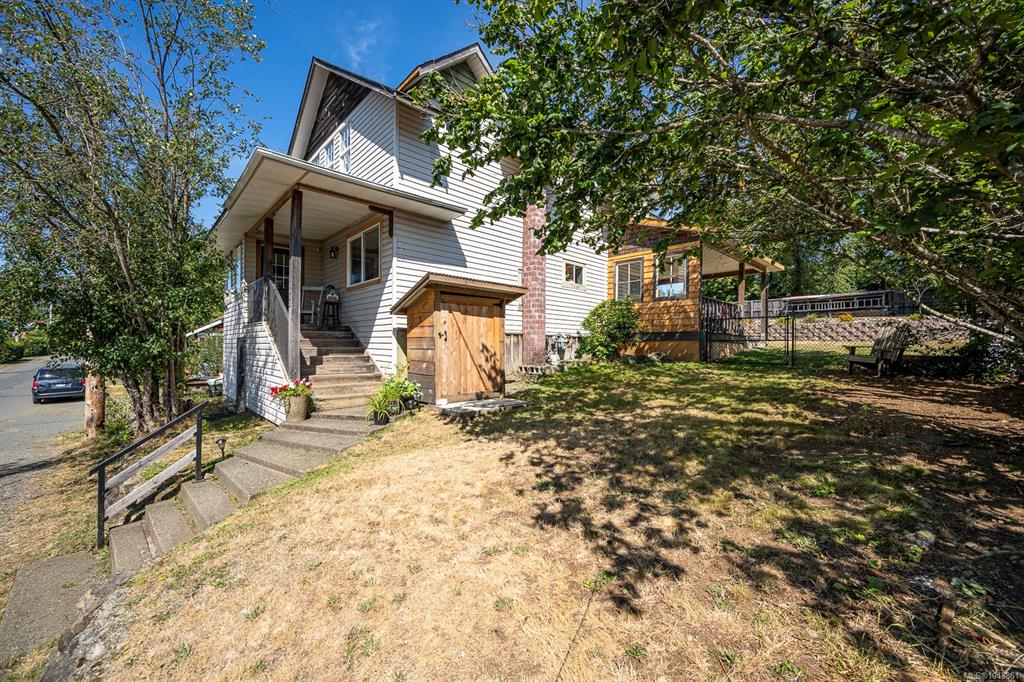 Second View of 2612 Dunsmuir Ave, Cumberland, BC, V0R 1S0