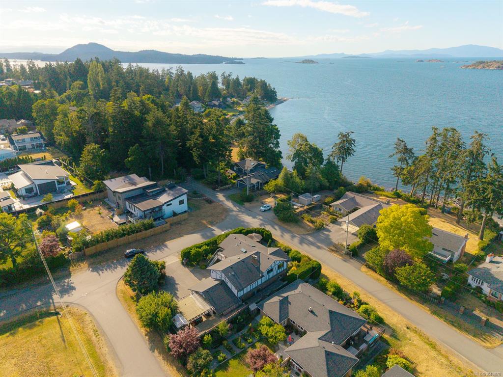 Third View of 7115 Huddlestone Rd, Lantzville, BC, V0R 2H0