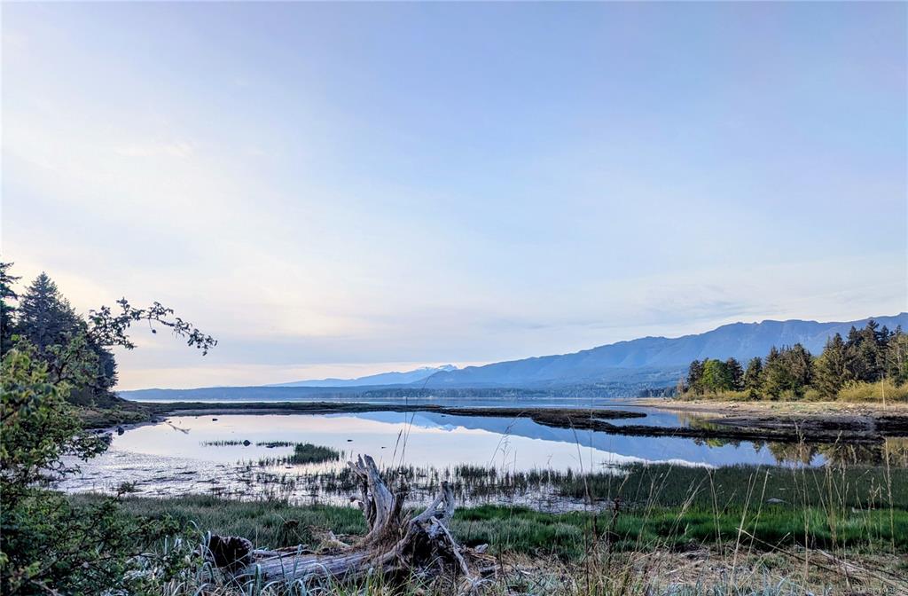 Fourth View of 7863 Tozer Rd, Fanny Bay, BC, V0R 1W0