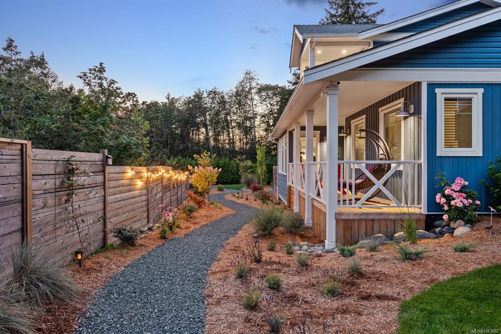 Fifth View of 7863 Tozer Rd, Fanny Bay, BC, V0R 1W0