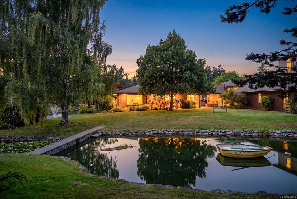 Fourth View of 2345 Cedar Hill Cross Rd, Oak Bay, BC, V8P 5M8