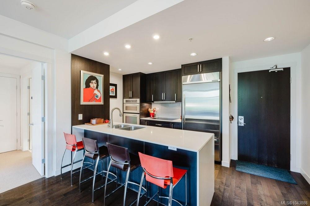 Fifth View of 999 Burdett Ave, The Chelsea, Victoria, BC, V8S 1G6