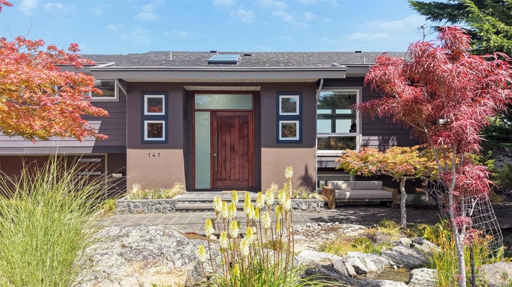 Fifth View of 141 Denison Rd, Oak Bay, BC, V8S 4K2