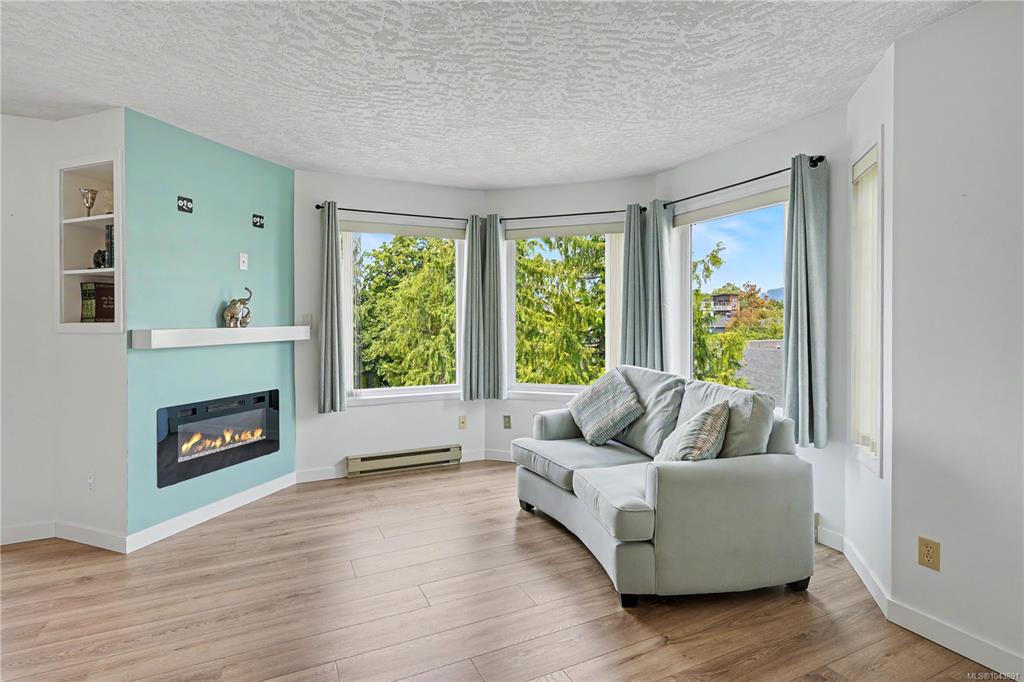 Fourth View of 9882 Fifth St, Chelsea Manor, Sidney, BC, V8L 2X3