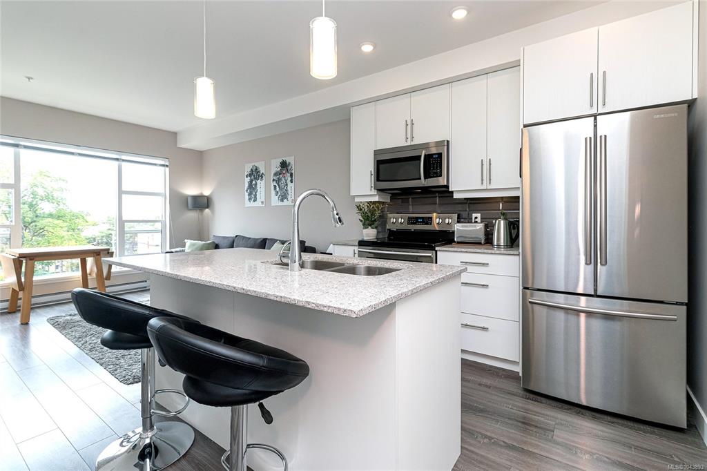 Fourth View of 1016 Inverness Rd, Saanich, BC, V8X 2S1