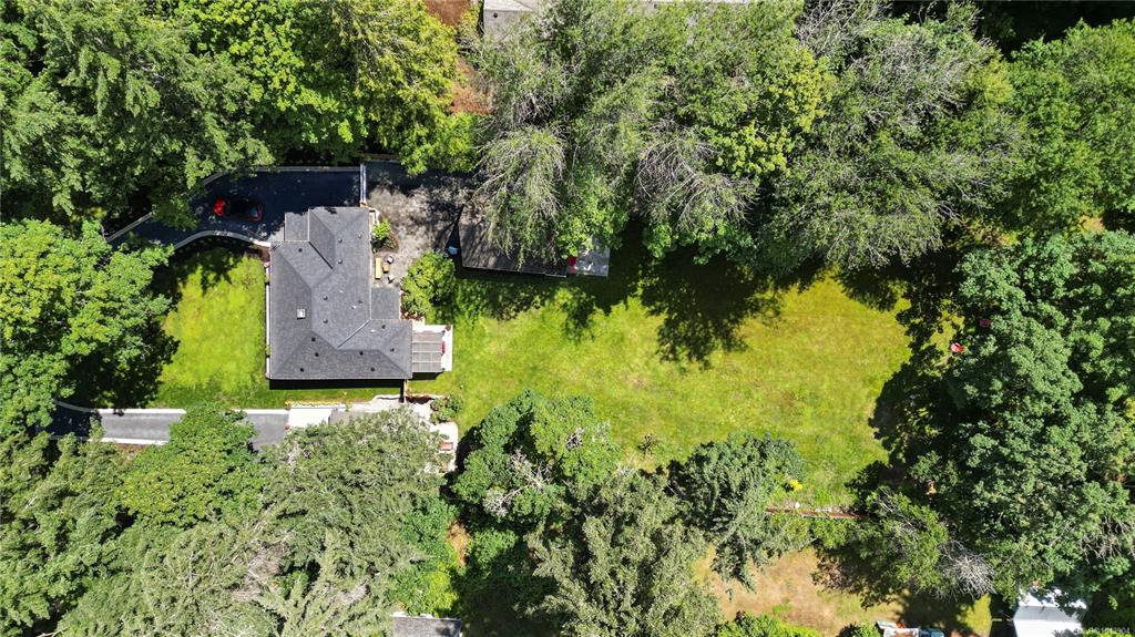 Third View of 5470 Alderley Rd, Saanich, BC, V8Y 1X8