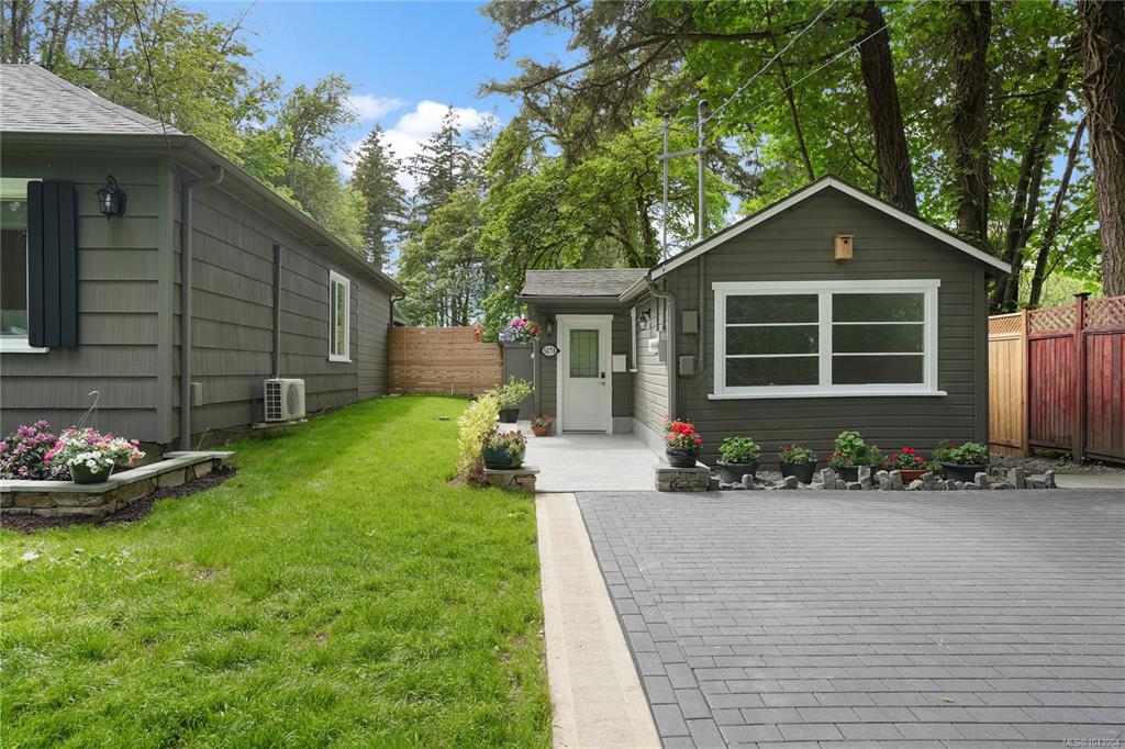 Fifth View of 5470 Alderley Rd, Saanich, BC, V8Y 1X8