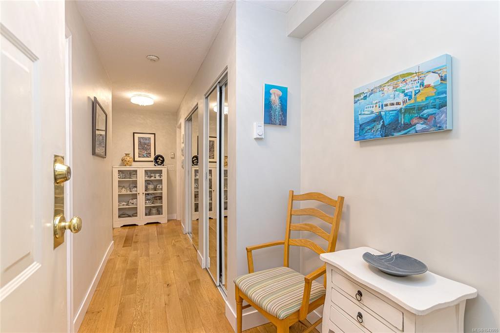Fourth View of 1220 Fort St, Victoria, BC, V8V 3L2
