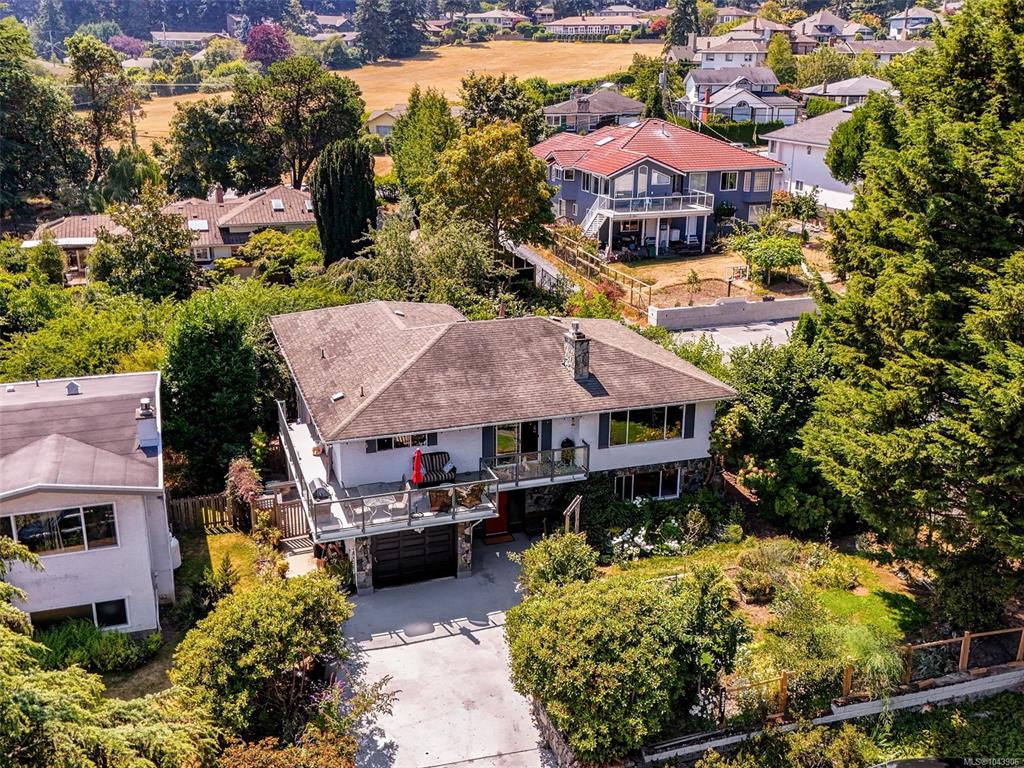 Fourth View of 2027 Saltair Pl, Saanich, BC, V8N 4S4