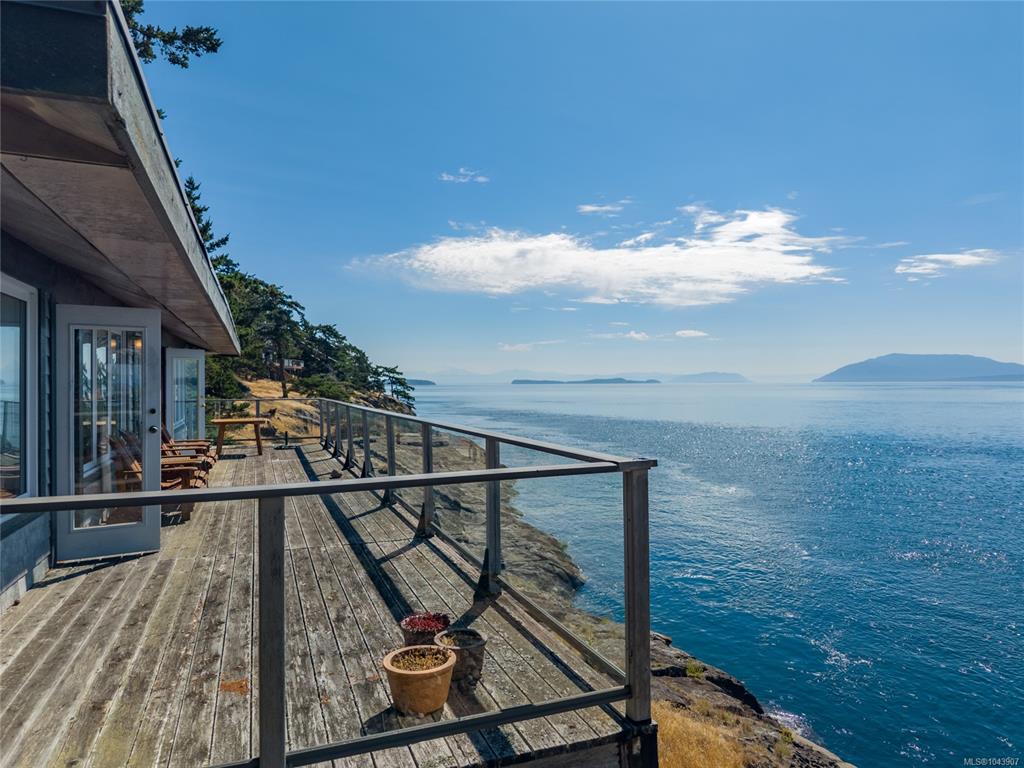 Second View of 204 Cliffside Rd, Saturna Island, BC, V0N 2Y0