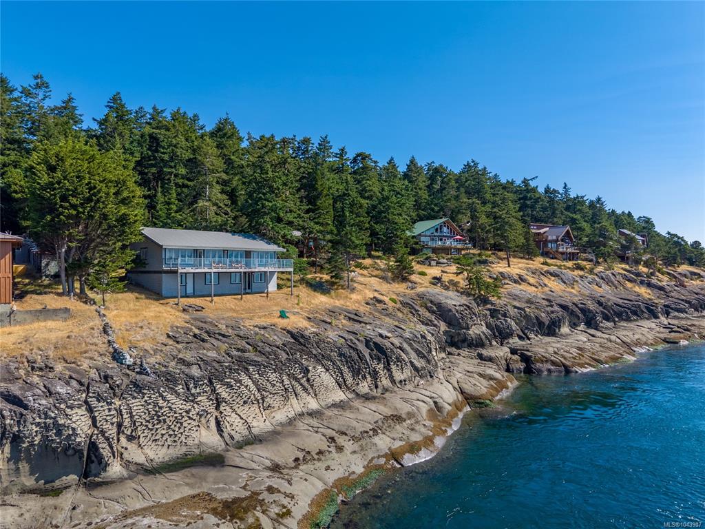 Fourth View of 204 Cliffside Rd, Saturna Island, BC, V0N 2Y0
