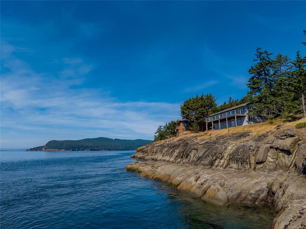 Fifth View of 204 Cliffside Rd, Saturna Island, BC, V0N 2Y0