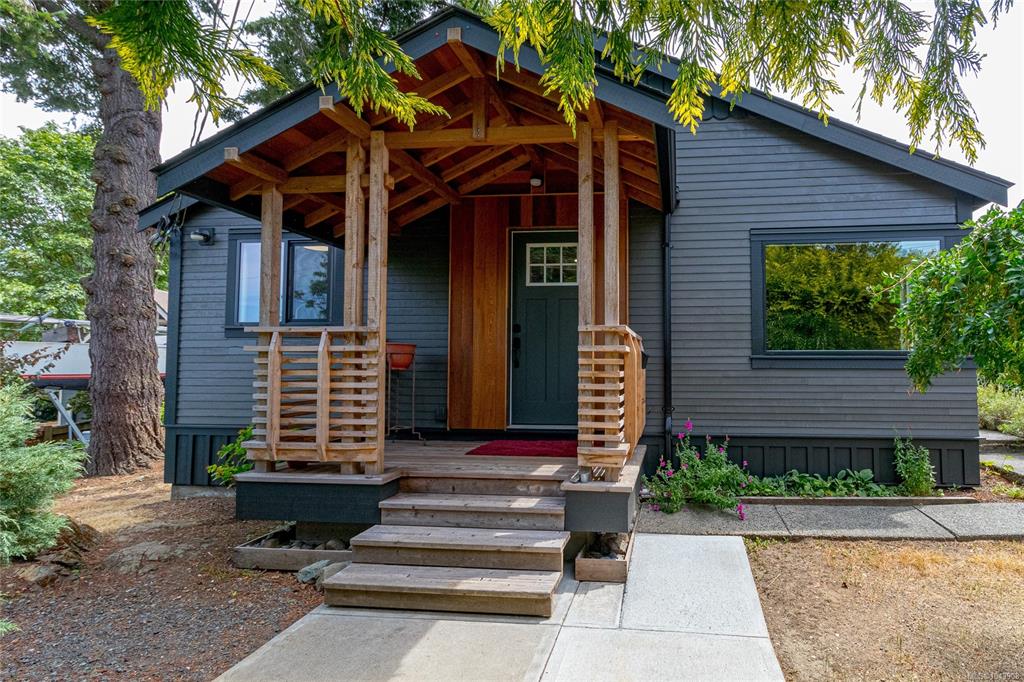 Third View of 227 Stormont Rd, View Royal, BC, V9B 1P7