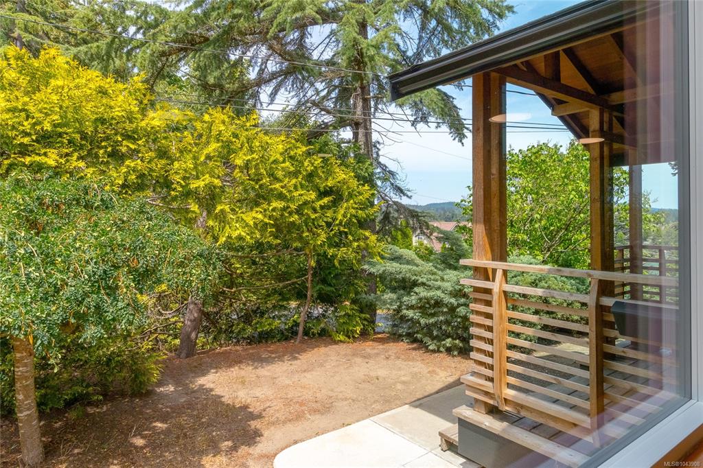 Fourth View of 227 Stormont Rd, View Royal, BC, V9B 1P7
