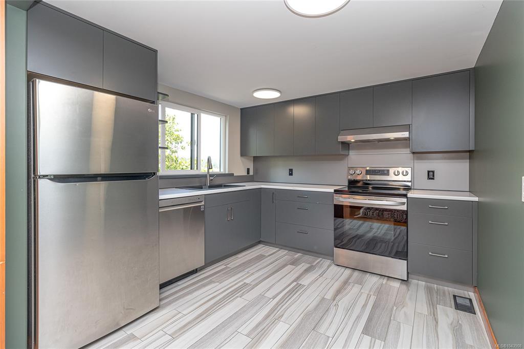 Fifth View of 227 Stormont Rd, View Royal, BC, V9B 1P7