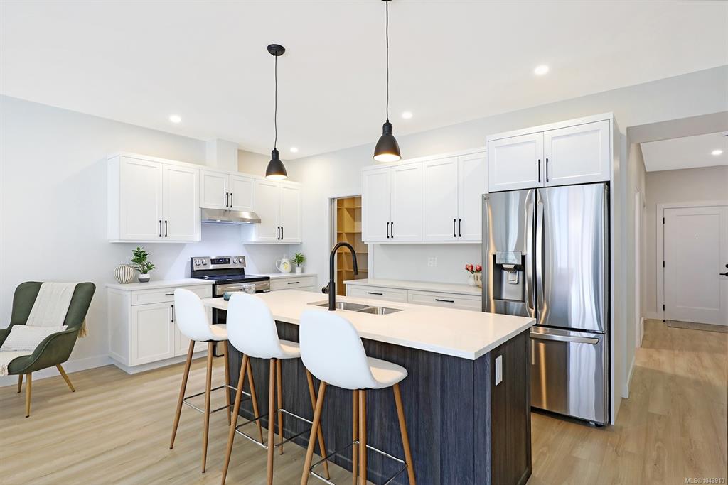 Third View of 1505 Croation Rd, Campbell River, BC, V9W 3T4