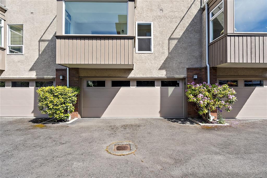 Fourth View of 108 Dallas Rd, SeaBreak Mews, Victoria, BC, V8V 1A3