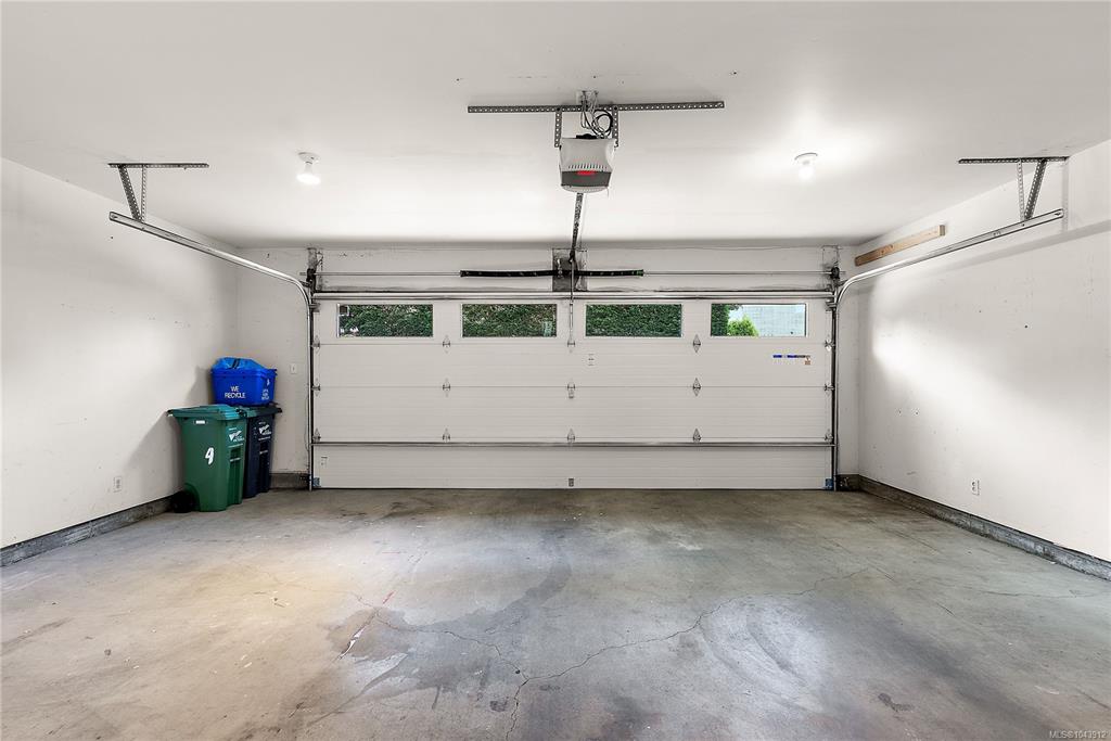 Fifth View of 108 Dallas Rd, SeaBreak Mews, Victoria, BC, V8V 1A3