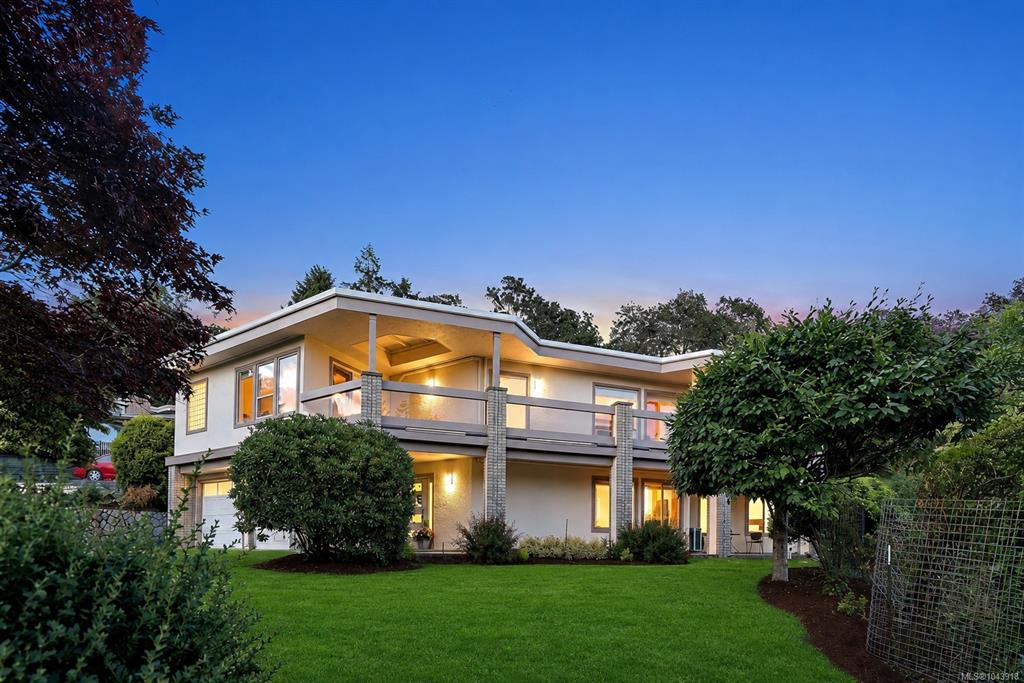Second View of 4607 Boulderwood Dr, Saanich, BC, V8Y 2V2