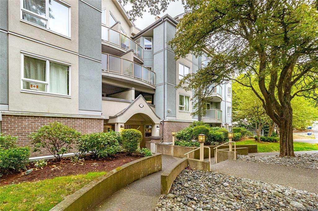 Second View of 2710 Grosvenor Rd, Victoria, BC, V8T 3M9