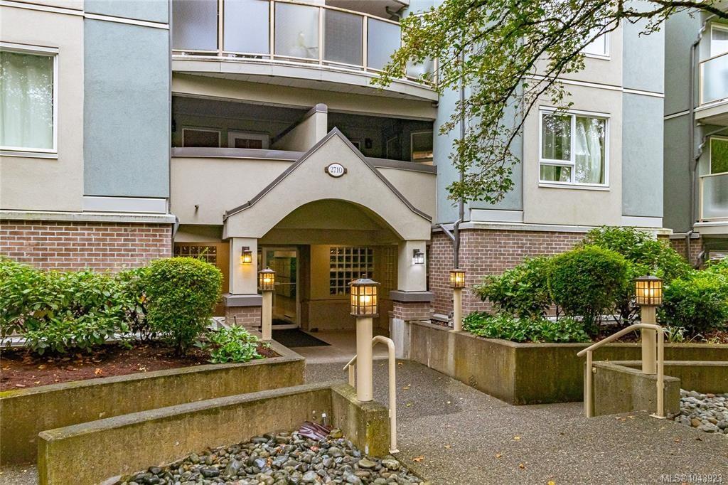 Third View of 2710 Grosvenor Rd, Victoria, BC, V8T 3M9