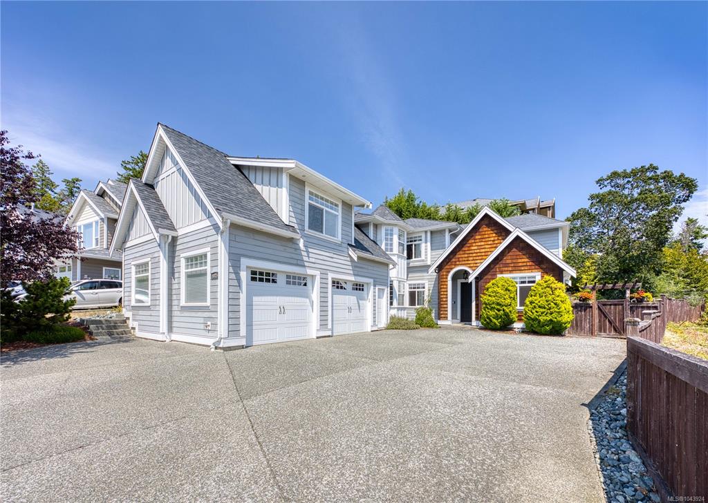 4826 Vista View Cres, 1043924, BC,