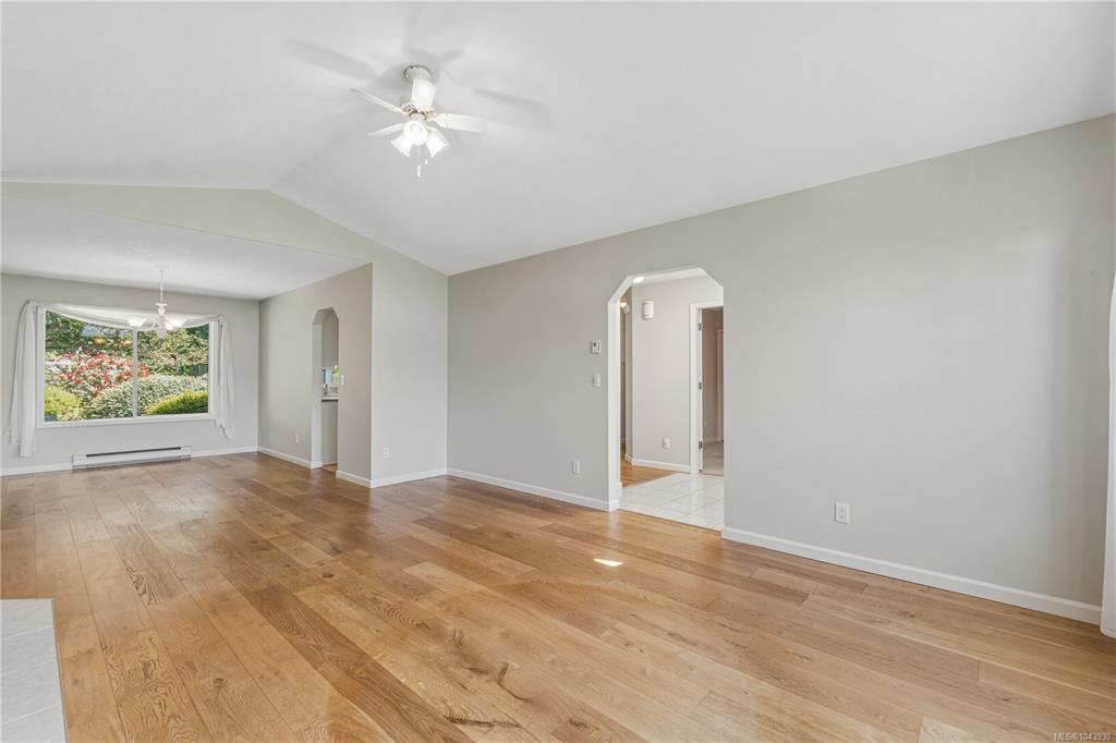 Fifth View of 461 Rowan Dr, Qualicum Beach, BC, V9K 1K1