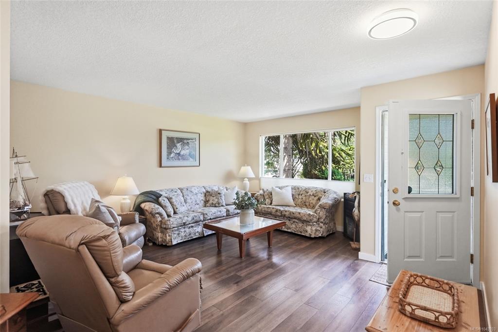 Fifth View of 403 Watfield Ave, Nanaimo, BC, V9R 3P6