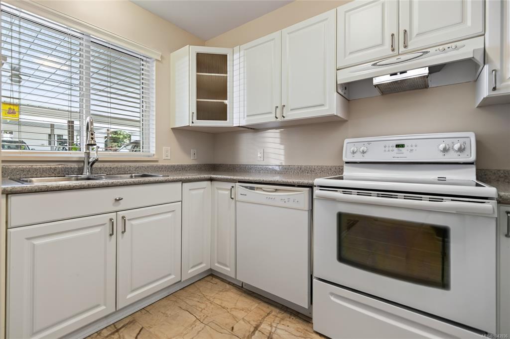 Third View of 2625 Muir Rd, Alderwood Manor, Courtenay, BC, V9N 8Z4