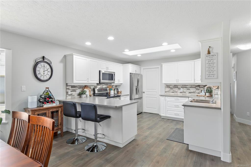 Fifth View of 824 Marguerite Rd, Campbell River, BC, V9W 3K5