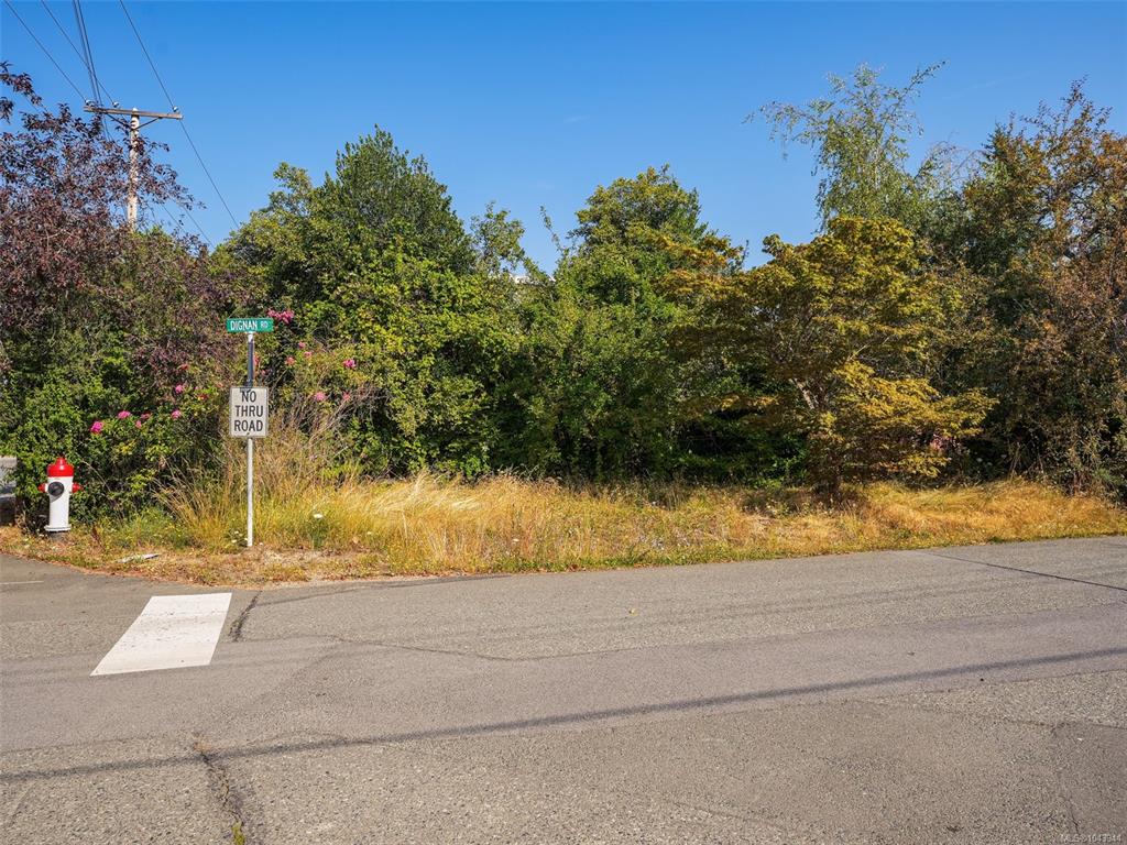 Fourth View of 1170 Dignan Rd, Central Saanich, BC, V8M 1H4