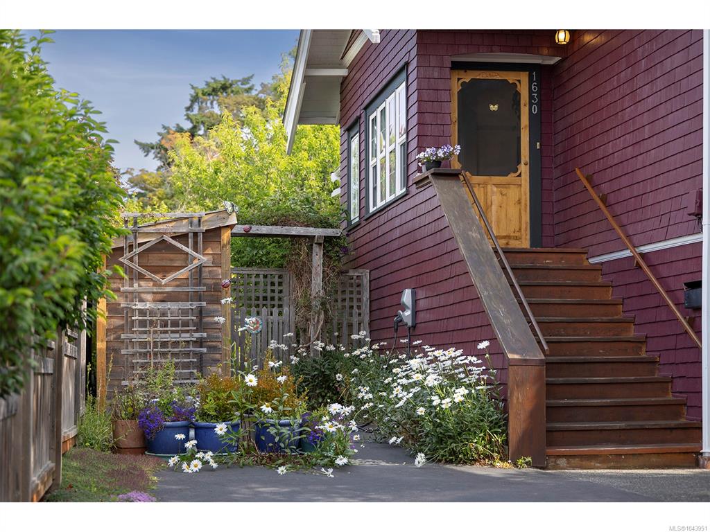 Fifth View of 1630 Pinewood Ave, Victoria, BC, V8S 1K7