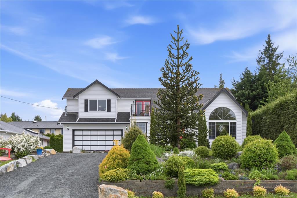 Second View of 120 Hornby Pl, Qualicum Beach, BC, V9K 1R6