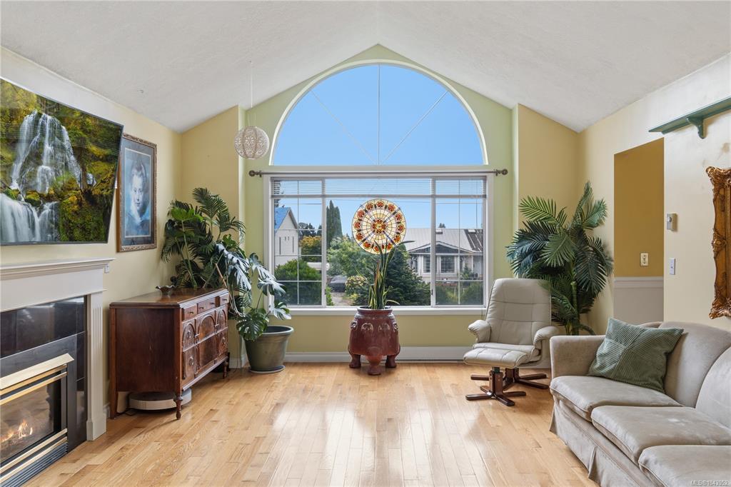 Fourth View of 120 Hornby Pl, Qualicum Beach, BC, V9K 1R6