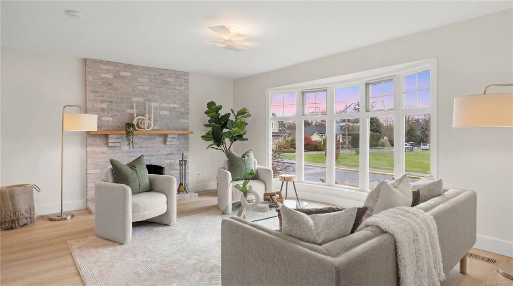 Third View of 916 Monterey Ave, Oak Bay, BC, V8S 4A2